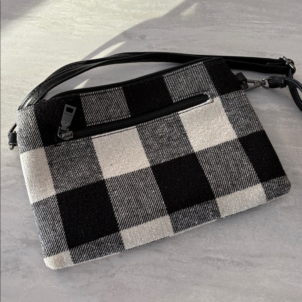 Crossbody - Picture 3 of 6